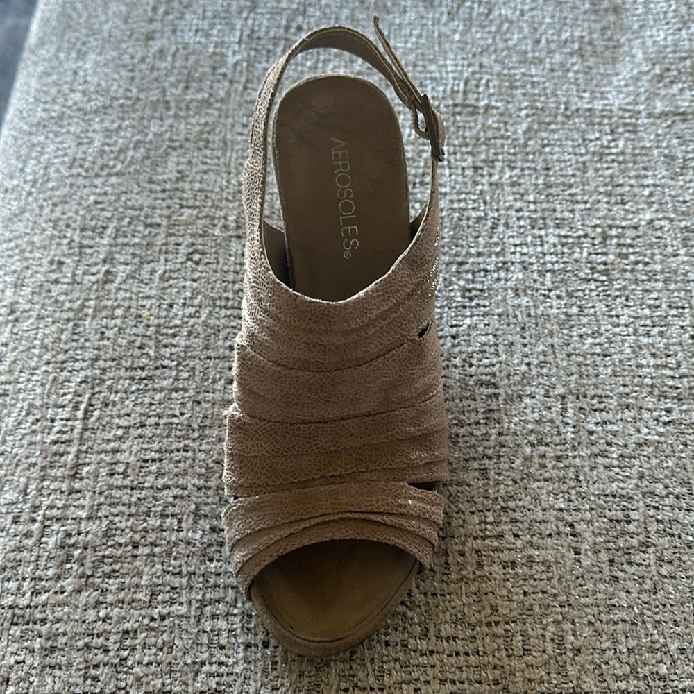 Beautiful wedges sooo comfortable